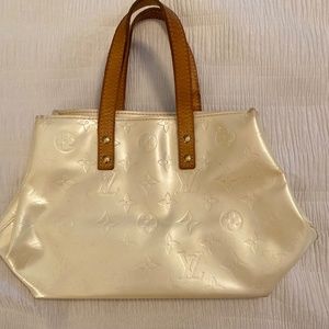 Authentic Louis Vuitton Monogram Vernis Reade PM